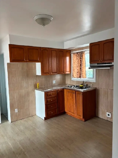 Logement à Louer 41/2 Vimont Laval Image# 2
