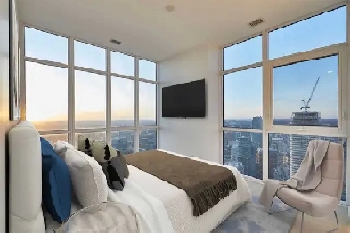 Super Luxury 3 Bedrooms Condo For Rent Near Yonge/College Image# 5