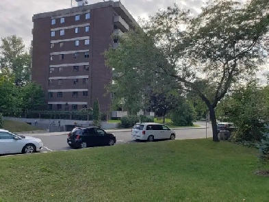 3 et 1/2 à louer, St-Lambert, REM, Meublé, 1 août Image# 10