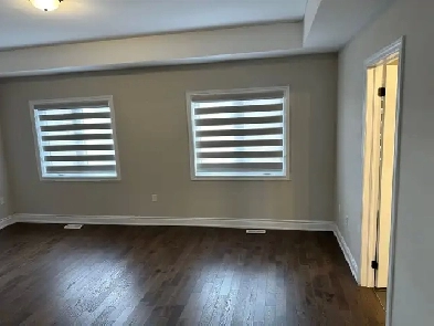 4 Bedroom Detached House for Rent! Image# 9
