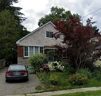 One Bedroom Bachelor Danforth and Pharmacy Image# 1