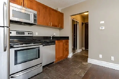 Act Fast: June Student Rooms in Kingston - $795! Image# 6