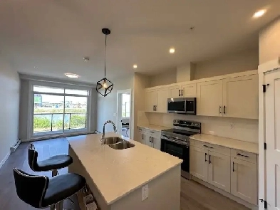 2 BEROOM CONDO DOUBLE VANITY ENSUITE GREAT VIEW  OF NATURE Image# 3