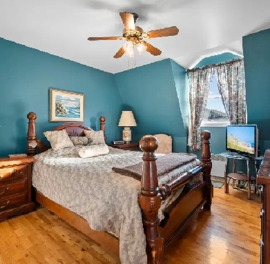 Cherche une femme coloc pour partager ma maison à deux, 3 mois Image# 1