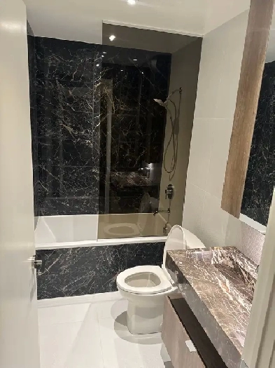 11 Yorkville condo for rent Image# 3