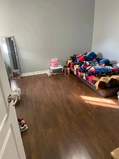 room available for girls Image# 2