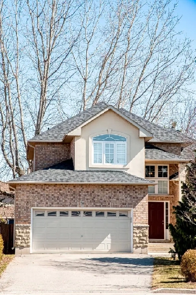 ANCASTER 4 BEDROOMS DETACHED Image# 4