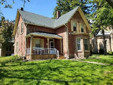 4 bed 2 bath house - Yonge St & Major Mackenzie Drive Image# 5