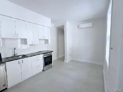 3½ à 5 Minutes À Pied Du Métro Laurier, Électros Inclus ! Image# 1