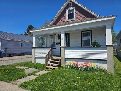 FULL HOUSE - 2 bed 1 bath in Kirkland Lake Image# 4