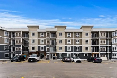 Pet-Friendly Three Bedroom Two Bath with In-suite Laundry for Re Image# 14