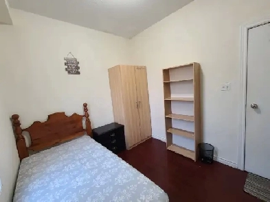 Minutes Walking to Finch west subway, York U campus.low price Image# 1