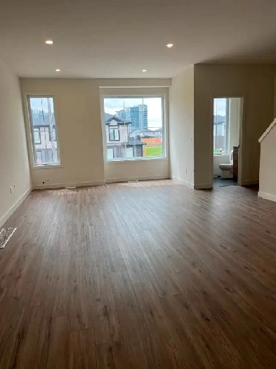 4 Bedroom townhome for lease in Hyde Park, London, ON Image# 1