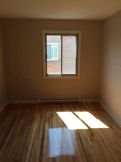 4-1/2 et stationnement inclus Image# 1