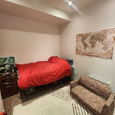 Cozy Single Room Short Summer Rent / Lease, 282 Parliament St Image# 9