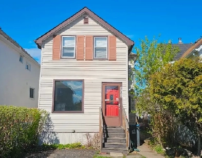 606 McLeod St - FOR SALE Image# 3