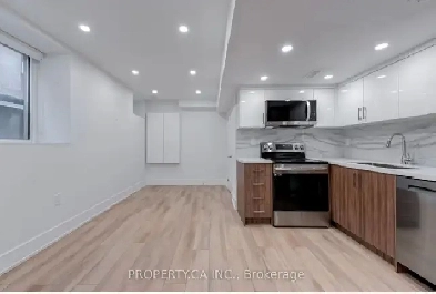 Bright, Modern/Reno, 1 Bed 1 Bath, Dovercourt/Bloor w/ Park Image# 8