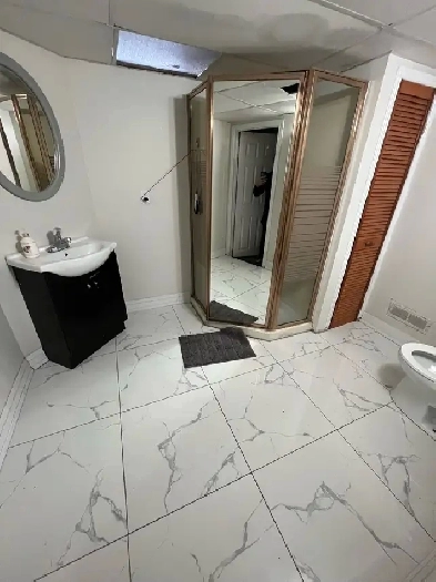 One bedroom basement for rent Image# 1