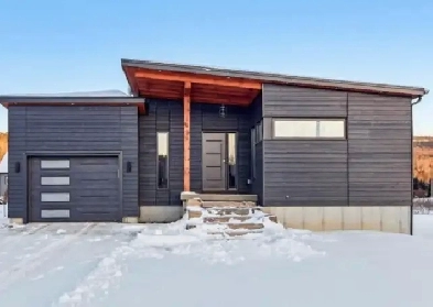 Would you like to have this tiny house? www.offgridbuilds.ca Image# 4