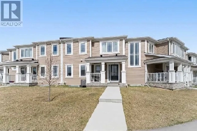 Spacious 3-Bedroom Townhouse in Yorkville with finished basement Image# 5