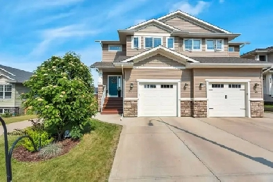 77 EBONY ST., LACOMBE - SPACIOUS 2 STOREY HALF DUPLEX Image# 9