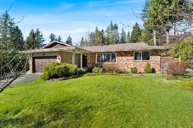 Best of Both Worlds in Campbell River .96 acre and house Image# 6