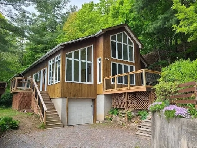 Home & Cabin on 3.3 acres in Chaffeys Lock Image# 2