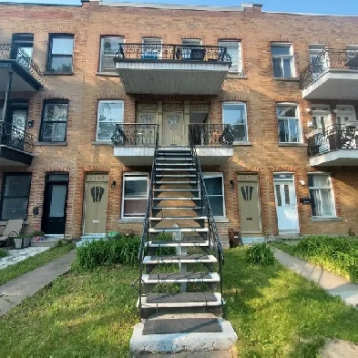 Beau 3 1/2 à quelques pas du métro Rosemont à louer Image# 1