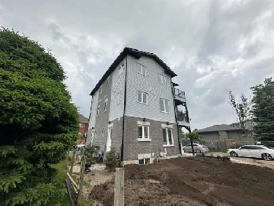 Barrie, brand new lower level 2 bedroom 2 bathroom Image# 1