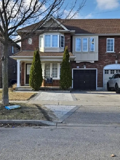 5 Beds. 3.5 Baths. Including Basement Apartment Image# 3