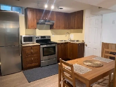 One-bedroom basement apartment next to Square one Image# 3