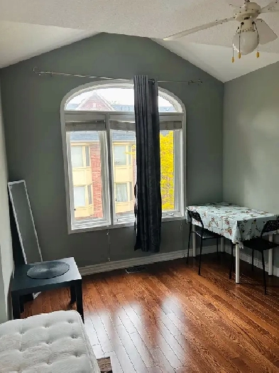 Private room for rent Image# 3