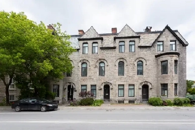 3 Bedroom -Townhouse - Downtown Image# 1