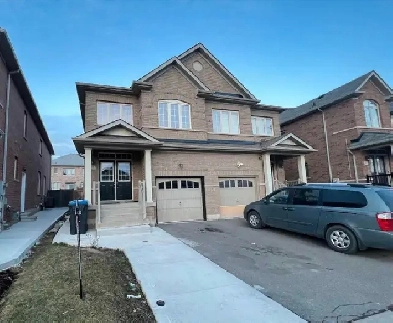 Brampton Townhouse Image# 3