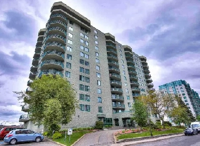 Magnifique et spacieux condo Image# 10