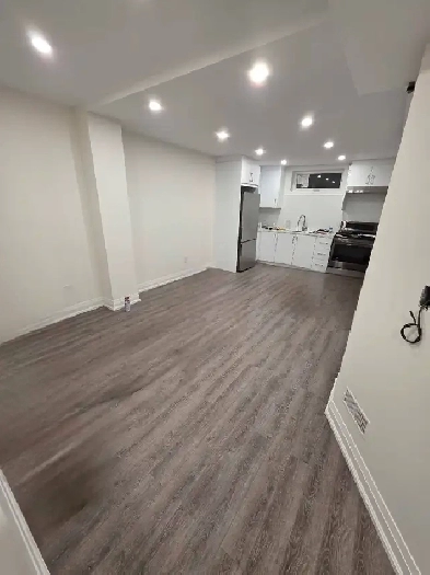 2 bedroom keele and 401 Image# 2