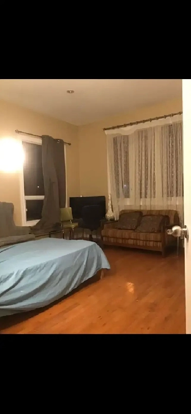 One upstairs private big bedroom at Morningside/ Ellesmere Image# 1