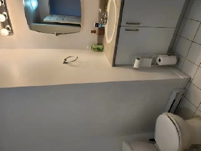 Large 4 1/2 QUIET NEIGHBORHOOD Image# 1