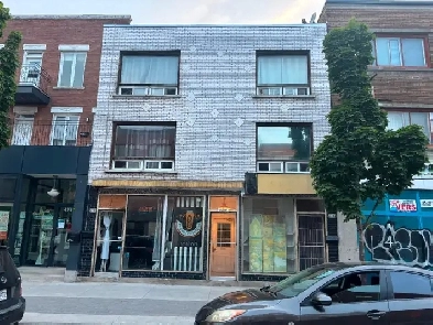 MétroViau:Grand 2 1/2 avec balcon, électros, internet et parking Image# 1