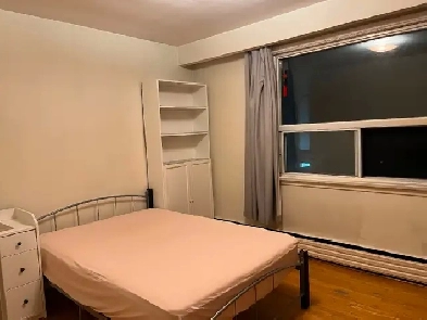 $930 Nice room for rent in Downtown Toronto. Image# 1