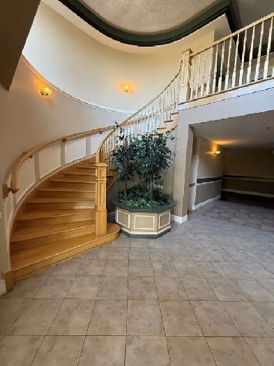 Bright and Beautiful 2 Bedroom Unit in Portland Hills Image# 6