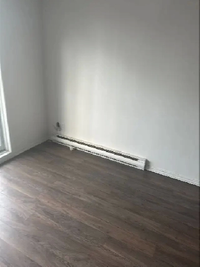 3 1I2 41I2 A LOUER 1,2 CHRE FERMÉE CHAUFFAGE EAU CHAUDE R0SEMONT Image# 1