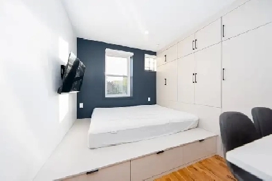 Studio Haute gamme au coeur de Montréal 255 Square St-Louis Image# 1