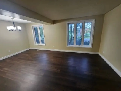 4 bedrooms walkout basement, indoor parking, close to STC subway Image# 8