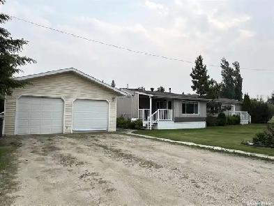 JUST LISTED  103 Main Street West, Dorintosh Image# 2