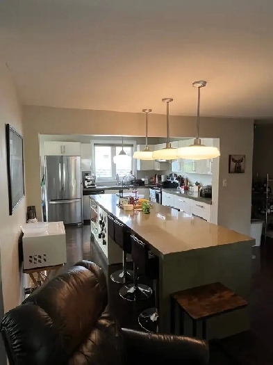 3-bed, 2 bath Apartment with private indoor pool Image# 4