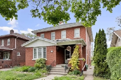 One block from the University of Windsor Money Maker Image# 5