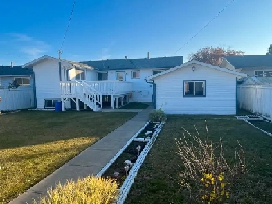 7 Bed, 2.5 Bath Home Image# 3