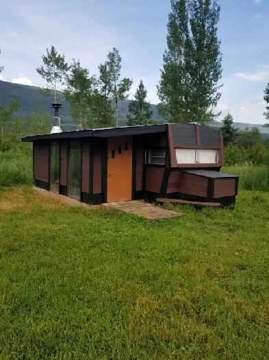 Customized trailer for rent on acreage Image# 5