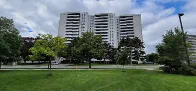 Master Bedroom for Professional Female Don Mills & Sheppard Ave Image# 9